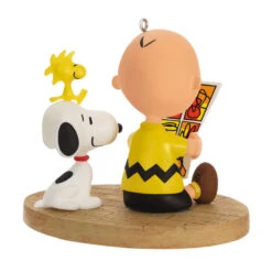 Hallmark The Peanuts® Gang Sunday Morning Funnies Ornament -Hallmark Gift Shop Charlie Brown Reading Comics Keepsake Ornament 2199QXI7039 06