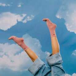 Doiy Eat My Socks Love Me Pink Valentine's Day Socks With Hearts -Hallmark Gift Shop Eat My Socks Love Me Pink Valentines Day Socks With Hearts EMSNCRLOPK 04