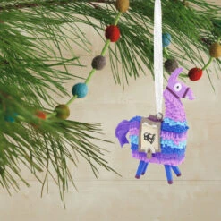 Fortnite Loot Llama Hallmark Ornament -Hallmark Gift Shop Fortnite Loot Llama Christmas Ornament 2HCM9062 02
