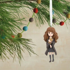 Harry Potter™ Hermione Granger™ Stylized Hallmark Ornament -Hallmark Gift Shop Harry Potter Hermione Granger Stylized Christmas Ornament 2HCM9133 02