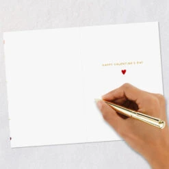 Hallmark A Whole Lot Of Love To You Valentine's Day Card -Hallmark Gift Shop Heart Garland Happy Valentines Day Card 659IAV7032 06