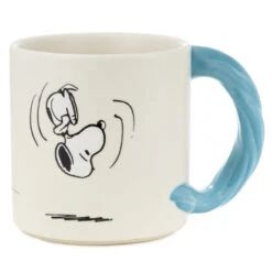 New Release -Hallmark Gift Shop Peanuts Linus and Snoopy Dimensional Blanket Mug 1PAJ2159 02
