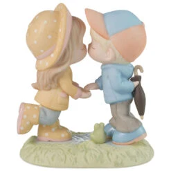 Precious Moments You Are My Sunshine On A Rainy Day Figurine, 5.6" -Hallmark Gift Shop Precious Moments Couple Kissing in the Rain Figurine 223002 04