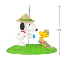 Hallmark The Peanuts® Gang Merit Badge Ceremony Ornament -Hallmark Gift Shop Snoopy Merit Badge Ceremony Keepsake Ornament 5QXI8715 04