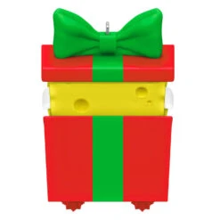 Hallmark Nickelodeon SpongeBob SquarePants Sponge-Boxed For Christmas Ornament -Hallmark Gift Shop SpongeBob in Present Keepsake Ornament 5QXI8622 07